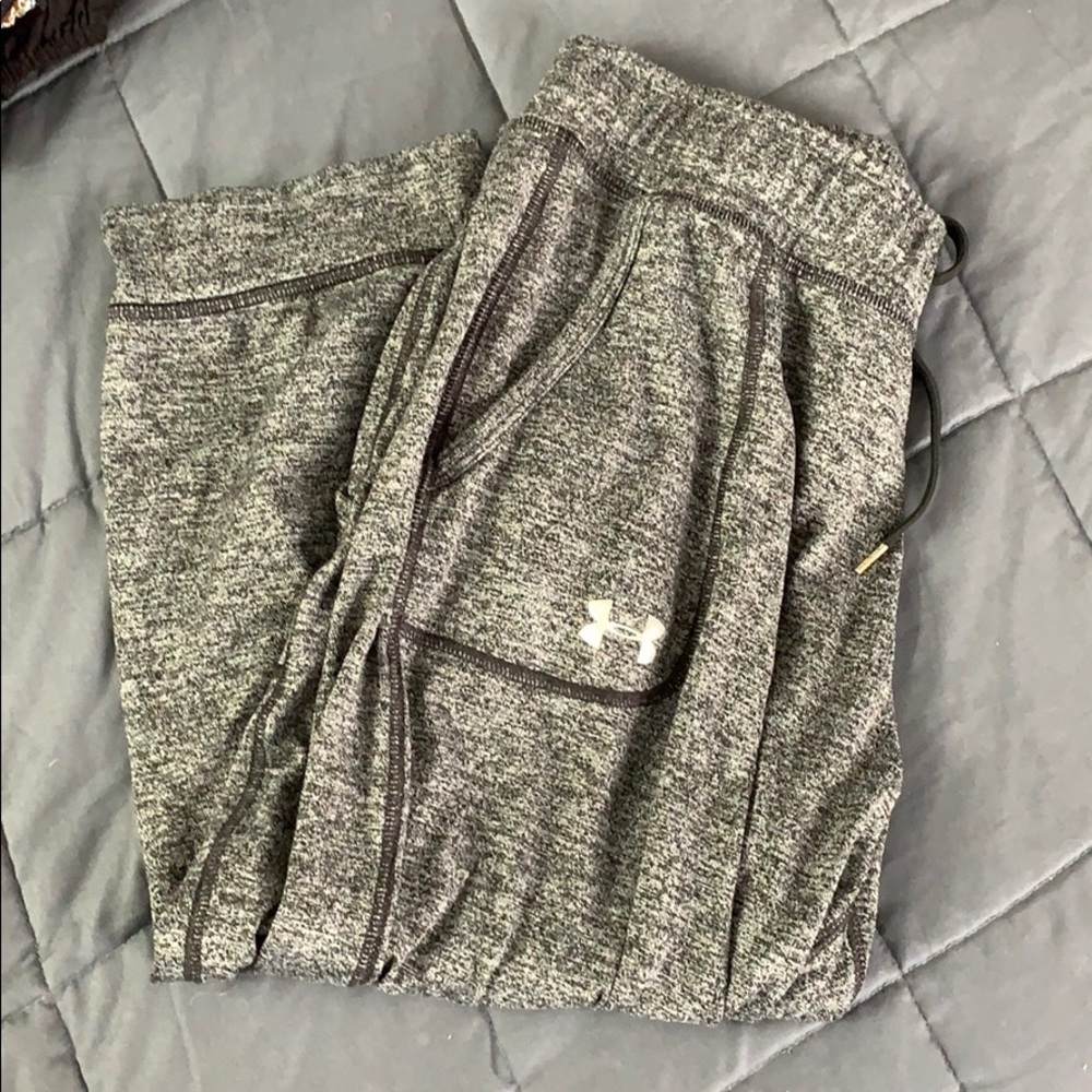 Under Armour jogger Capri (100% polyester - soft!)